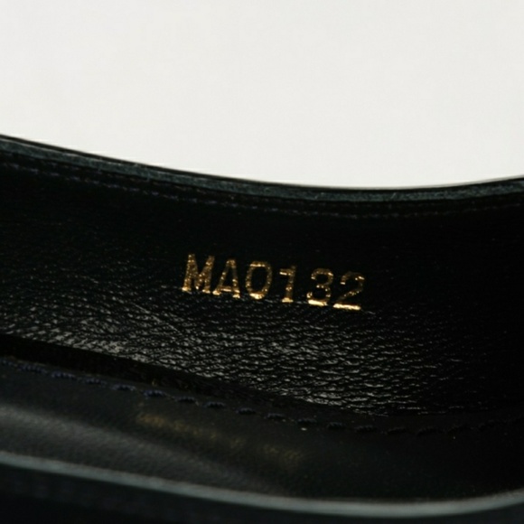 Shoe - Picture 4 of 7